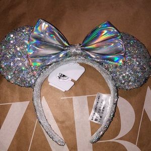 Disney Magic Mirror Minnie Ears